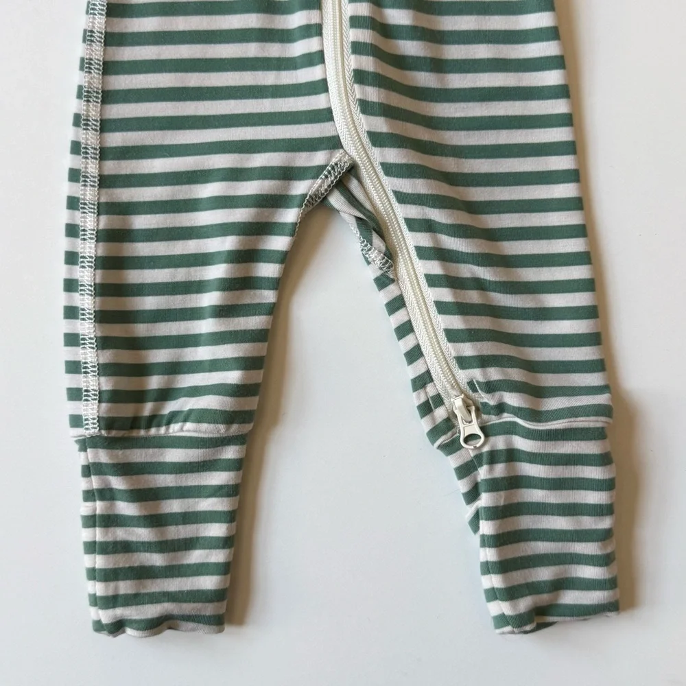 Hanna Andersson Newborn Unisex 2-Way Zip Sleepers in HannaSoft - Bundle of 3 - Picture 9 of 16